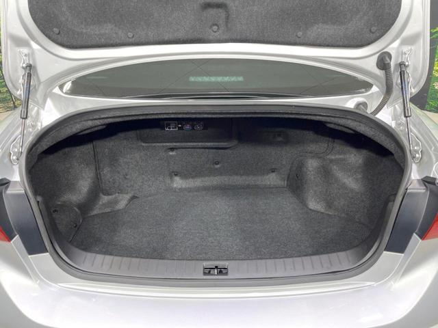 スカイライン ３５０ＧＴ　ＦＯＵＲ　ハイブリッド　タイプＳＰ　４ＷＤ　全周囲カメラ　衝突被害軽減システム　レーダークルーズ　禁煙車　レザーシート　ドラレコ　コーナーセンサー　スマートキー　ＬＥＤヘッド　ビルトインＥＴＣ　純正１９インチアルミ　車線逸脱警報（10枚目）