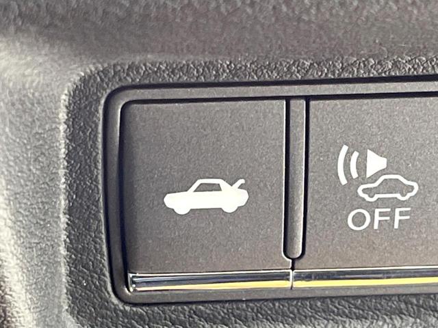 スカイライン ３５０ＧＴ　ＦＯＵＲ　ハイブリッド　タイプＳＰ　４ＷＤ　全周囲カメラ　衝突被害軽減システム　レーダークルーズ　禁煙車　レザーシート　ドラレコ　コーナーセンサー　スマートキー　ＬＥＤヘッド　ビルトインＥＴＣ　純正１９インチアルミ　車線逸脱警報（70枚目）