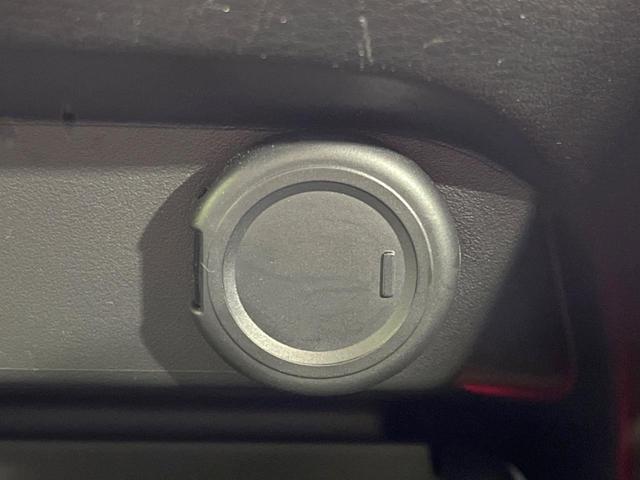 ノート S 衝突軽減装置 SDナビ 禁煙車 バックカメラ ETC Bluetooth スマートキー オートマチックハイビーム オートエアコン クリアランスソナー CD/DVD再生 アイドリングストップ 横滑り防止(40枚目)