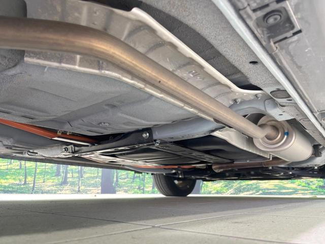 フィット ｅ：ＨＥＶクロスター　純正９型ナビ　バックカメラ　衝突被害軽減システム　ＥＴＣ　レーダークルーズ　禁煙車　ドラレコ　コーナーセンサー　スマートキー　ＬＥＤヘッド　オートハイビーム　車線逸脱警報　フルセグ　プライバシーガラス（23枚目）