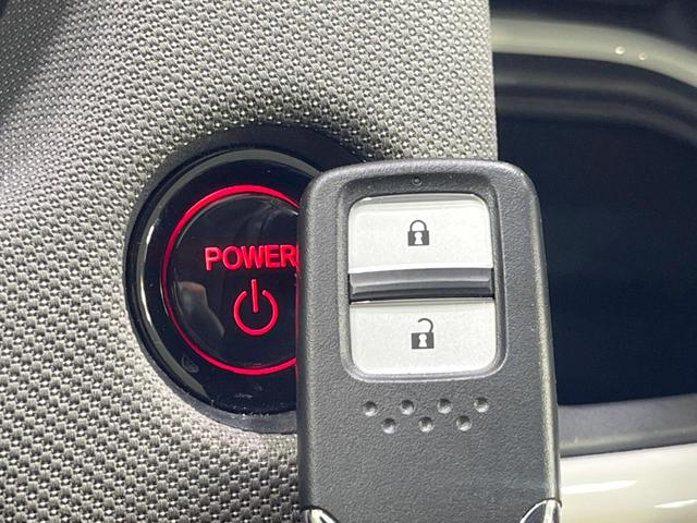 フィット ｅ：ＨＥＶクロスター　純正９型ナビ　バックカメラ　衝突被害軽減システム　ＥＴＣ　レーダークルーズ　禁煙車　ドラレコ　コーナーセンサー　スマートキー　ＬＥＤヘッド　オートハイビーム　車線逸脱警報　フルセグ　プライバシーガラス（36枚目）