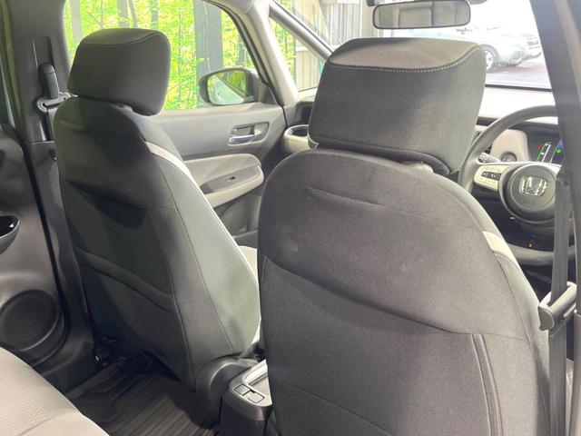 フィット ｅ：ＨＥＶクロスター　純正９型ナビ　バックカメラ　衝突被害軽減システム　ＥＴＣ　レーダークルーズ　禁煙車　ドラレコ　コーナーセンサー　スマートキー　ＬＥＤヘッド　オートハイビーム　車線逸脱警報　フルセグ　プライバシーガラス（48枚目）