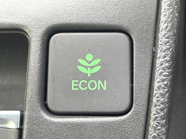 フィット ｅ：ＨＥＶクロスター　純正９型ナビ　バックカメラ　衝突被害軽減システム　ＥＴＣ　レーダークルーズ　禁煙車　ドラレコ　コーナーセンサー　スマートキー　ＬＥＤヘッド　オートハイビーム　車線逸脱警報　フルセグ　プライバシーガラス（55枚目）