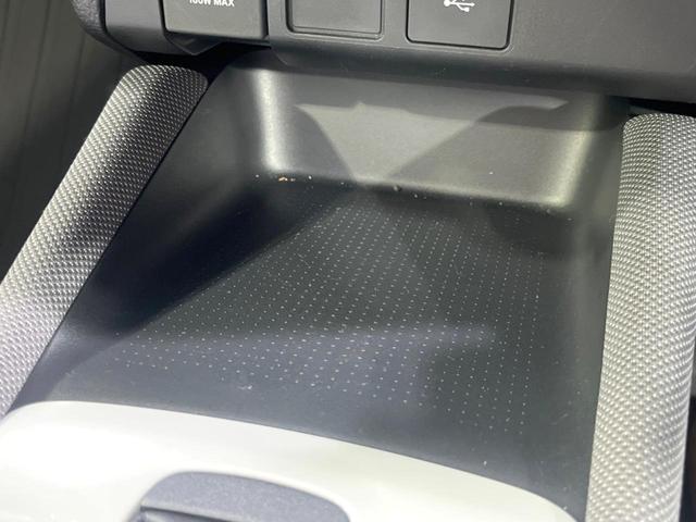 フィット ｅ：ＨＥＶクロスター　純正９型ナビ　バックカメラ　衝突被害軽減システム　ＥＴＣ　レーダークルーズ　禁煙車　ドラレコ　コーナーセンサー　スマートキー　ＬＥＤヘッド　オートハイビーム　車線逸脱警報　フルセグ　プライバシーガラス（61枚目）