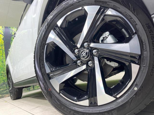 ライズ Ｚ　登録済未使用車　衝突軽減装置　９型ディスプレイオーディオ　全周囲カメラ　レーダークルーズ　Ｂｌｕｅｔｏｏｔｈ　シートヒーター　ＬＥＤヘッドライト　ＬＥＤフォグライト　スマートキー　アイドリングストップ（12枚目）