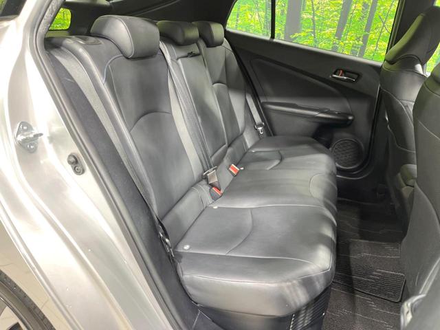 プリウス Ａツーリングセレクション　バックカメラ　衝突被害軽減システム　レーダークルーズ　禁煙車　レザーシート　コーナーセンサー　スマートキー　ＬＥＤヘッド　ビルトインＥＴＣ　純正１７インチアルミ　オートハイビーム　パークアシスト（9枚目）