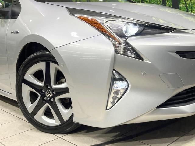 プリウス Ａツーリングセレクション　バックカメラ　衝突被害軽減システム　レーダークルーズ　禁煙車　レザーシート　コーナーセンサー　スマートキー　ＬＥＤヘッド　ビルトインＥＴＣ　純正１７インチアルミ　オートハイビーム　パークアシスト（12枚目）