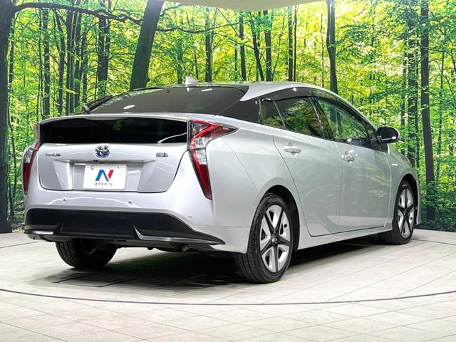 プリウス Ａツーリングセレクション　バックカメラ　衝突被害軽減システム　レーダークルーズ　禁煙車　レザーシート　コーナーセンサー　スマートキー　ＬＥＤヘッド　ビルトインＥＴＣ　純正１７インチアルミ　オートハイビーム　パークアシスト（17枚目）