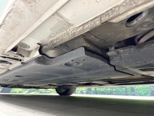 プリウス Ａツーリングセレクション　バックカメラ　衝突被害軽減システム　レーダークルーズ　禁煙車　レザーシート　コーナーセンサー　スマートキー　ＬＥＤヘッド　ビルトインＥＴＣ　純正１７インチアルミ　オートハイビーム　パークアシスト（22枚目）