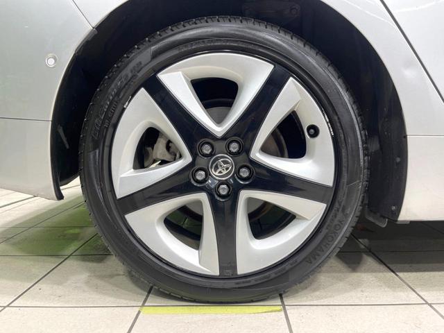 プリウス Ａツーリングセレクション　バックカメラ　衝突被害軽減システム　レーダークルーズ　禁煙車　レザーシート　コーナーセンサー　スマートキー　ＬＥＤヘッド　ビルトインＥＴＣ　純正１７インチアルミ　オートハイビーム　パークアシスト（28枚目）