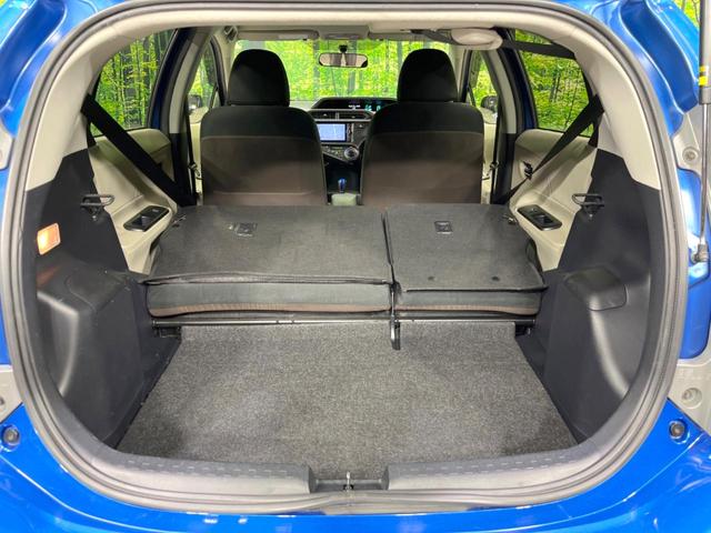 アクア Ｇ　純正ナビ　禁煙車　バックカメラ　ＥＴＣ　フルセグ　Ｂｌｕｅｔｏｏｔｈ　スマートキー　オートライト　ステアリングスイッチ　オートエアコン　盗難防止装置　プライバシーガラス　アイドリングストップ　横滑防止（10枚目）