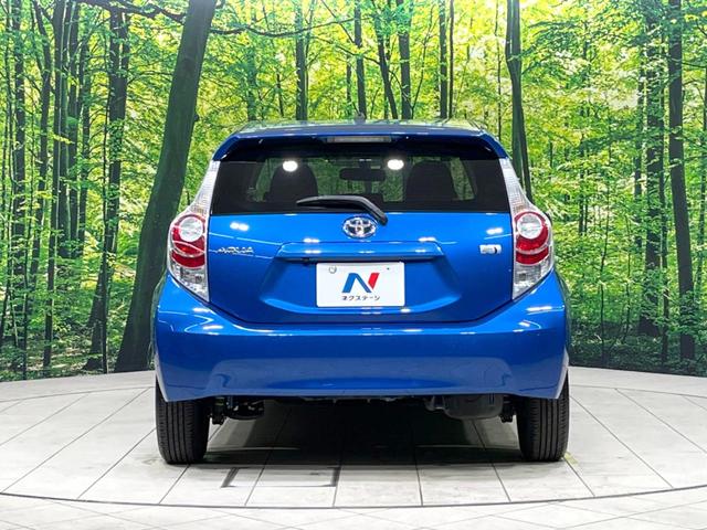 アクア Ｇ　純正ナビ　禁煙車　バックカメラ　ＥＴＣ　フルセグ　Ｂｌｕｅｔｏｏｔｈ　スマートキー　オートライト　ステアリングスイッチ　オートエアコン　盗難防止装置　プライバシーガラス　アイドリングストップ　横滑防止（15枚目）