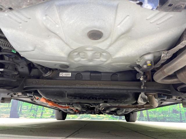 アクア Ｇ　純正ナビ　禁煙車　バックカメラ　ＥＴＣ　フルセグ　Ｂｌｕｅｔｏｏｔｈ　スマートキー　オートライト　ステアリングスイッチ　オートエアコン　盗難防止装置　プライバシーガラス　アイドリングストップ　横滑防止（19枚目）