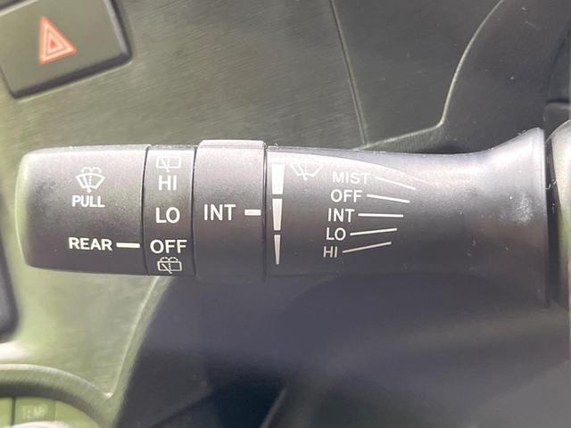 アクア Ｇ　純正ナビ　禁煙車　バックカメラ　ＥＴＣ　フルセグ　Ｂｌｕｅｔｏｏｔｈ　スマートキー　オートライト　ステアリングスイッチ　オートエアコン　盗難防止装置　プライバシーガラス　アイドリングストップ　横滑防止（43枚目）