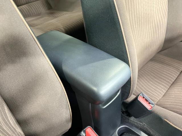 アクア Ｇ　純正ナビ　禁煙車　バックカメラ　ＥＴＣ　フルセグ　Ｂｌｕｅｔｏｏｔｈ　スマートキー　オートライト　ステアリングスイッチ　オートエアコン　盗難防止装置　プライバシーガラス　アイドリングストップ　横滑防止（50枚目）