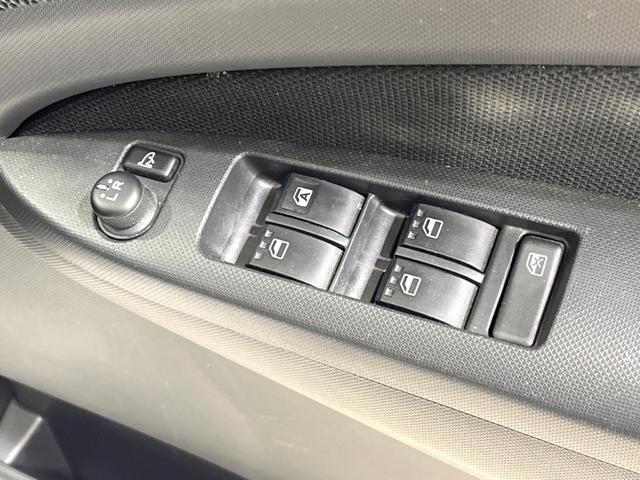 ムーヴ カスタム　Ｘリミテッド　ＳＡ　純正ＳＤナビ　禁煙車　バックカメラ　衝突被害軽減システム　スマートキー　ＬＥＤヘッド　ＥＴＣ　純正１４インチアルミ　オートライト　オートエアコン　ＣＤ　地デジ　ベンチシート　プライバシーガラス（35枚目）