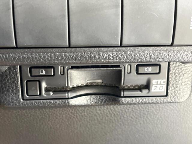 カローラツーリング Ｇ　１０型ディスプレイオーディオ　バックカメラ　衝突被害軽減システム　禁煙車　コーナーセンサー　スマートキー　ＬＥＤヘッド　オートハイビーム　オートライト　オートエアコン　Ｂｌｕｅｔｏｏｔｈ　フルセグ（7枚目）