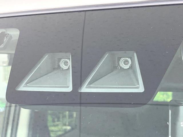 ルーミー カスタムＧ　両側電動スライドドア　衝突軽減装置　禁煙車　９型ディスプレイオーディオ　全周囲カメラ　レーダークルーズコントロール　ＥＴＣ　Ｂｌｕｅｔｏｏｔｈ　ドラレコ　シートヒーター　ＬＥＤヘッド　コーナーセンサー（3枚目）