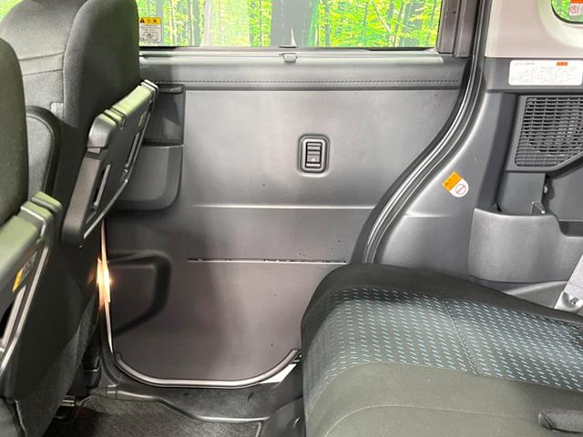 ルーミー カスタムＧ　両側電動スライドドア　衝突軽減装置　禁煙車　９型ディスプレイオーディオ　全周囲カメラ　レーダークルーズコントロール　ＥＴＣ　Ｂｌｕｅｔｏｏｔｈ　ドラレコ　シートヒーター　ＬＥＤヘッド　コーナーセンサー（64枚目）