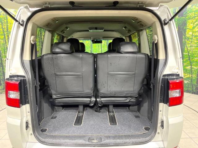 デリカＤ：５ Ｇ　パワーパッケージ　両側電動スライドドア　８インチナビ　フリップダウンモニター　バックカメラ　Ｂｌｕｅｔｏｏｈ　ドライブレコーダー　ＥＴＣ　ＨＩＤヘッドライト　スマートキー　純正１８インチアルミホイール　禁煙車（11枚目）