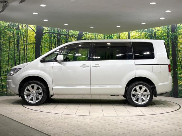 デリカＤ：５ Ｇ　パワーパッケージ　両側電動スライドドア　８インチナビ　フリップダウンモニター　バックカメラ　Ｂｌｕｅｔｏｏｈ　ドライブレコーダー　ＥＴＣ　ＨＩＤヘッドライト　スマートキー　純正１８インチアルミホイール　禁煙車（27枚目）