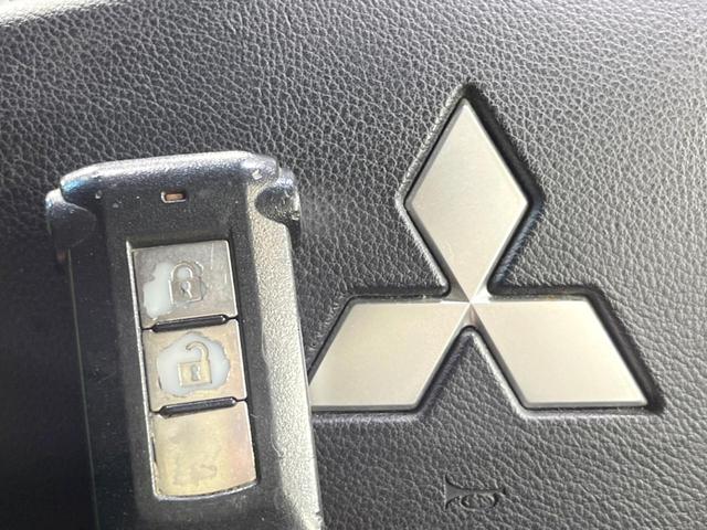 デリカＤ：５ Ｇ　パワーパッケージ　両側電動スライドドア　８インチナビ　フリップダウンモニター　バックカメラ　Ｂｌｕｅｔｏｏｈ　ドライブレコーダー　ＥＴＣ　ＨＩＤヘッドライト　スマートキー　純正１８インチアルミホイール　禁煙車（41枚目）
