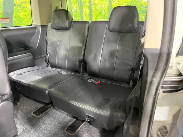 デリカＤ：５ Ｇ　パワーパッケージ　両側電動スライドドア　８インチナビ　フリップダウンモニター　バックカメラ　Ｂｌｕｅｔｏｏｈ　ドライブレコーダー　ＥＴＣ　ＨＩＤヘッドライト　スマートキー　純正１８インチアルミホイール　禁煙車（44枚目）