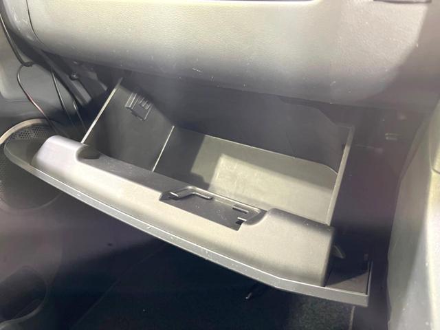 デリカＤ：５ Ｇ　パワーパッケージ　両側電動スライドドア　８インチナビ　フリップダウンモニター　バックカメラ　Ｂｌｕｅｔｏｏｈ　ドライブレコーダー　ＥＴＣ　ＨＩＤヘッドライト　スマートキー　純正１８インチアルミホイール　禁煙車（53枚目）