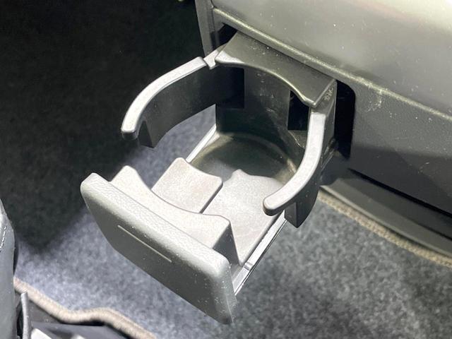 デリカＤ：５ Ｇ　パワーパッケージ　両側電動スライドドア　８インチナビ　フリップダウンモニター　バックカメラ　Ｂｌｕｅｔｏｏｈ　ドライブレコーダー　ＥＴＣ　ＨＩＤヘッドライト　スマートキー　純正１８インチアルミホイール　禁煙車（55枚目）