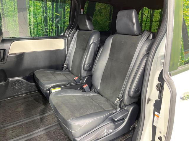 ノア ハイブリッドSi ダブルバイビー 両側電動ドア SDナビ 後席モニター バックカメラ 寒冷地仕様 衝突被害軽減システム 禁煙車 ハーフレザーシート ドラレコ スマートキー LEDヘッド ETC クルコン 純正16インチアルミ(9枚目)