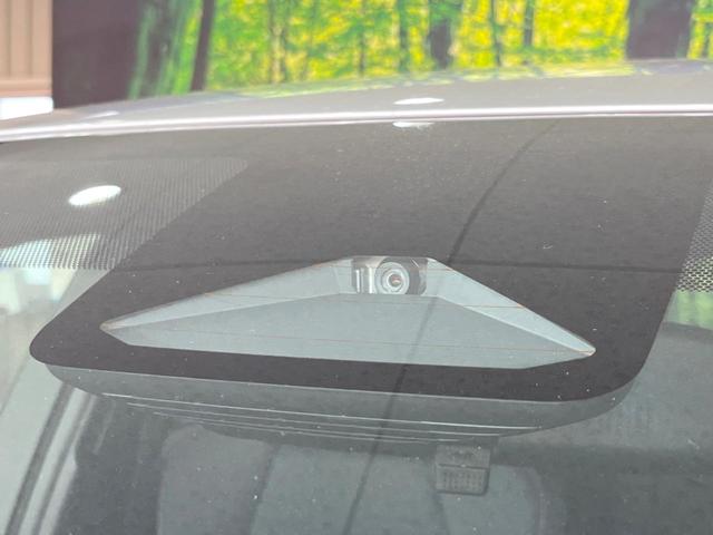 カローラスポーツ ハイブリッドＧ　衝突軽減装置　ＢＳＭ　レーダークルーズ　純正１０型ディスプレイオーディオ　バックカメラ　Ｂｌｕｅｔｏｏｔｈ　ＥＴＣ　ＬＥＤヘッドライト　アイドリングストップ　横滑り防止装置　スマートキー　禁煙車（3枚目）