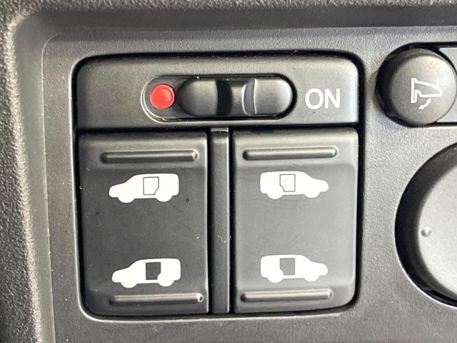 フリードハイブリッド ジャストセレクション　両側電動ドア　純正ＳＤナビ　バックカメラ　禁煙車　ドラレコ　スマートキー　ＨＩＤヘッド　ビルトインＥＴＣ　クルコン　オートライト　オートエアコン　ＣＤ　ＤＶＤ再生　フルセグ（5枚目）