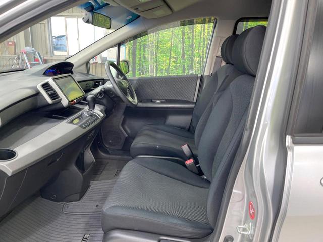 フリードハイブリッド ジャストセレクション　両側電動ドア　純正ＳＤナビ　バックカメラ　禁煙車　ドラレコ　スマートキー　ＨＩＤヘッド　ビルトインＥＴＣ　クルコン　オートライト　オートエアコン　ＣＤ　ＤＶＤ再生　フルセグ（8枚目）