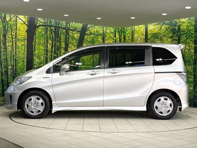 フリードハイブリッド ジャストセレクション　両側電動ドア　純正ＳＤナビ　バックカメラ　禁煙車　ドラレコ　スマートキー　ＨＩＤヘッド　ビルトインＥＴＣ　クルコン　オートライト　オートエアコン　ＣＤ　ＤＶＤ再生　フルセグ（31枚目）