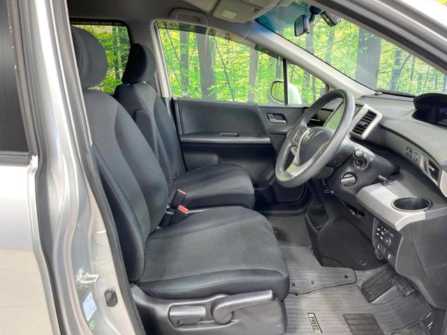 フリードハイブリッド ジャストセレクション　両側電動ドア　純正ＳＤナビ　バックカメラ　禁煙車　ドラレコ　スマートキー　ＨＩＤヘッド　ビルトインＥＴＣ　クルコン　オートライト　オートエアコン　ＣＤ　ＤＶＤ再生　フルセグ（43枚目）