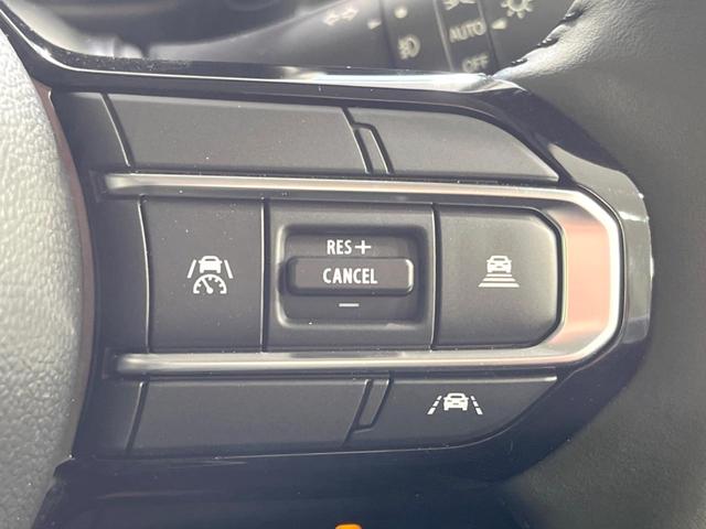 スペーシアギア ハイブリッドＸＺ　届出済未使用車　両側電動ドア　衝突被害軽減システム　レーダークルーズ　コーナーセンサー　スマートキー　ＬＥＤヘッド　純正１４インチアルミ　車線逸脱警報　オートライト　オートエアコン　ＬＥＤフォグ（3枚目）