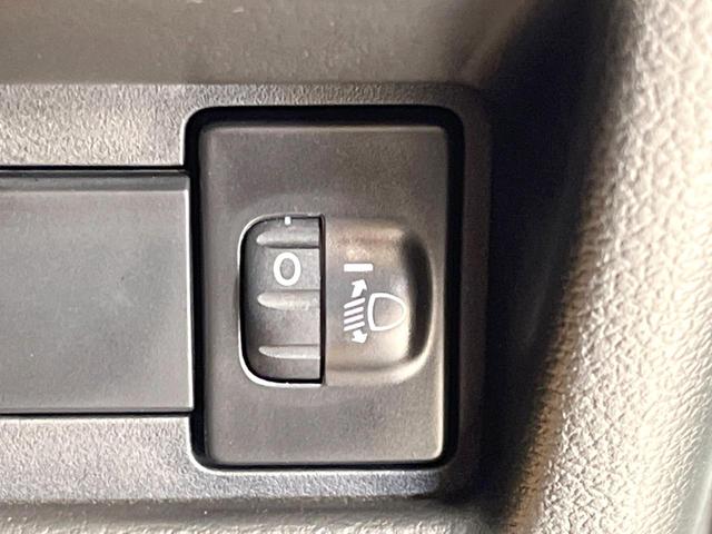 スペーシアギア ハイブリッドＸＺ　届出済未使用車　両側電動ドア　衝突被害軽減システム　レーダークルーズ　コーナーセンサー　スマートキー　ＬＥＤヘッド　純正１４インチアルミ　車線逸脱警報　オートライト　オートエアコン　ＬＥＤフォグ（60枚目）