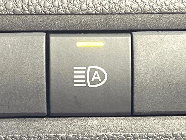 アクア X バックカメラ 衝突被害軽減システム レーダークルーズ 禁煙車 コーナーセンサー スマートキー LEDヘッド ビルトインETC オートハイビーム 車線逸脱警報 オートライト オートエアコン(58枚目)