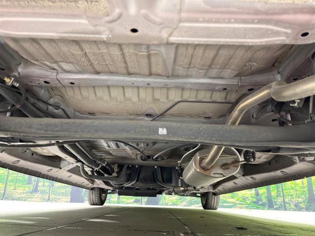 N-ONE プレミアム・Lパッケージ 純正SDナビ バックカメラ 禁煙車 ETC スマートキー HIDヘッドライト CD再生 オートライト アイドリングストップ 電動格納ミラー オートエアコン 15インチAW 盗難防止システム 横滑り防止(19枚目)