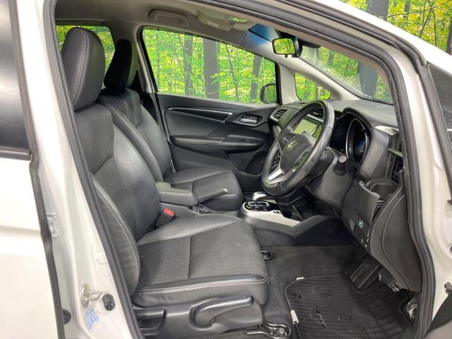 フィットハイブリッド Ｌパッケージ　純正ＳＤナビ　バックカメラ　衝突被害軽減システム　禁煙車　ビルトインＥＴＣ　ドラレコ　Ｂｌｕｅｔｏｏｔｈ　スマートキー　ＬＥＤヘッド　スマートキー　クルコン　オートライト　オートエアコン（8枚目）