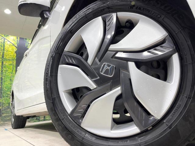 フィットハイブリッド Ｌパッケージ　純正ＳＤナビ　バックカメラ　衝突被害軽減システム　禁煙車　ビルトインＥＴＣ　ドラレコ　Ｂｌｕｅｔｏｏｔｈ　スマートキー　ＬＥＤヘッド　スマートキー　クルコン　オートライト　オートエアコン（13枚目）