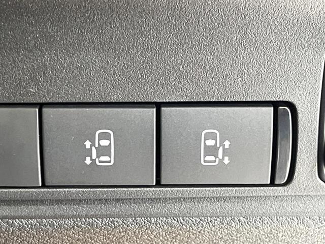 セレナ ｅ－パワー　ハイウェイスターＶ　登録済未使用車　１２．３インチナビ　両側電動ドア　全周囲カメラ　衝突被害軽減装置　レーダークルーズ　レザーシート　コーナーセンサー　スマートキー　ＬＥＤヘッド＆フォグ　ＥＴＣ２．０　純正１６インチＡＷ（4枚目）