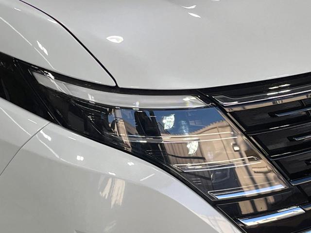 セレナ ｅ－パワー　ハイウェイスターＶ　登録済未使用車　１２．３インチナビ　両側電動ドア　全周囲カメラ　衝突被害軽減装置　レーダークルーズ　レザーシート　コーナーセンサー　スマートキー　ＬＥＤヘッド＆フォグ　ＥＴＣ２．０　純正１６インチＡＷ（13枚目）