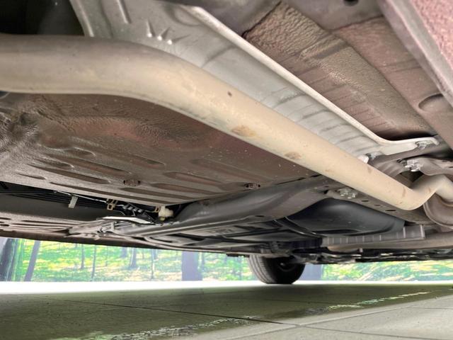 フィット Ｇ・１０ｔｈアニバーサリーＩＩ　バックカメラ　禁煙車　ＨＩＤヘッドライト　ビルトインＥＴＣ　オートライト　ＣＤ再生　プライバシーガラス　アイドリングストップ（23枚目）