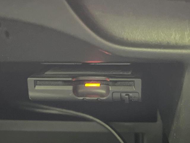 ノート Ｘ　純正ＳＤナビ　バックカメラ　禁煙車　スマートキー　ＥＴＣ　ＣＤ再生　フルセグ　プライバシーガラス　ヘッドライトレベライザー　アイドリングストップ　盗難防止装置（5枚目）