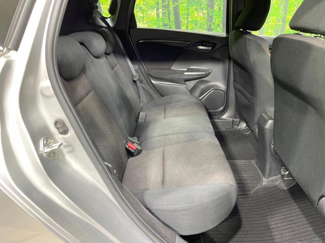 フィットハイブリッド Ｓパッケージ　純正ＳＤナビ　バックカメラ　寒冷地仕様　衝突被害軽減システム　禁煙車　ドラレコ　スマートキー　ＬＥＤヘッド　ＥＴＣ　クルコン　純正１６インチアルミ　オートライト　オートエアコン　Ｂｌｕｅｔｏｏｔｈ（9枚目）