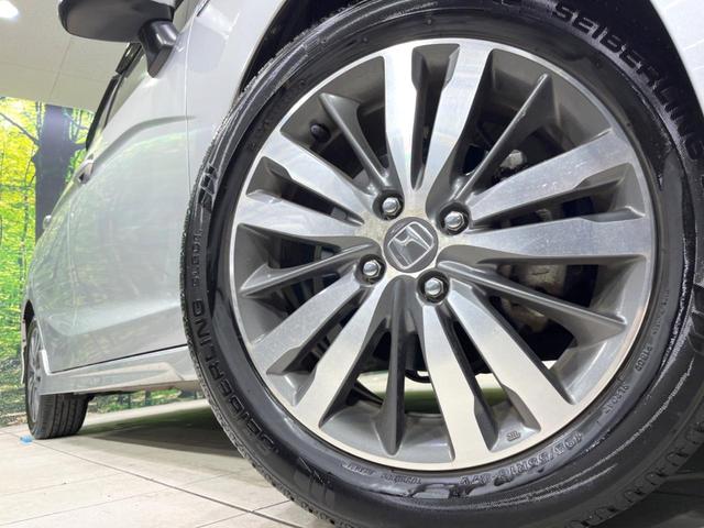 フィットハイブリッド Ｓパッケージ　純正ＳＤナビ　バックカメラ　寒冷地仕様　衝突被害軽減システム　禁煙車　ドラレコ　スマートキー　ＬＥＤヘッド　ＥＴＣ　クルコン　純正１６インチアルミ　オートライト　オートエアコン　Ｂｌｕｅｔｏｏｔｈ（13枚目）