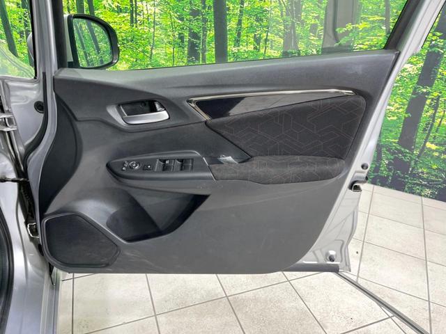 フィットハイブリッド Ｓパッケージ　純正ＳＤナビ　バックカメラ　寒冷地仕様　衝突被害軽減システム　禁煙車　ドラレコ　スマートキー　ＬＥＤヘッド　ＥＴＣ　クルコン　純正１６インチアルミ　オートライト　オートエアコン　Ｂｌｕｅｔｏｏｔｈ（44枚目）