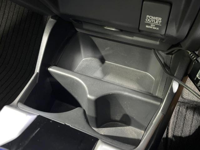 フィットハイブリッド Ｓパッケージ　純正ＳＤナビ　バックカメラ　寒冷地仕様　衝突被害軽減システム　禁煙車　ドラレコ　スマートキー　ＬＥＤヘッド　ＥＴＣ　クルコン　純正１６インチアルミ　オートライト　オートエアコン　Ｂｌｕｅｔｏｏｔｈ（62枚目）