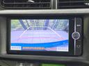 アクア Ｇ　純正ナビ　禁煙車　バックカメラ　ＥＴＣ　フルセグ　Ｂｌｕｅｔｏｏｔｈ　スマートキー　オートライト　ステアリングスイッチ　オートエアコン　盗難防止装置　プライバシーガラス　アイドリングストップ　横滑防止（4枚目）